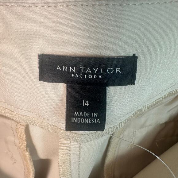 Ann Taylor the straight mid rise full length straight leg Chino dress pants - Picture 4 of 12